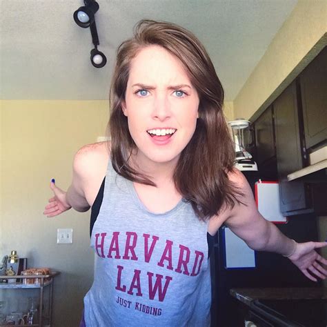 10 Potret Laina Morris Overly Attached Girlfriend Si Ratu Meme