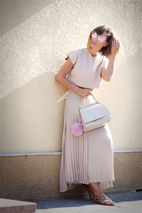 Total Nude Outfit For Hot Summer Galant Girl Fashion Crop Top Fashion Street Style Chic