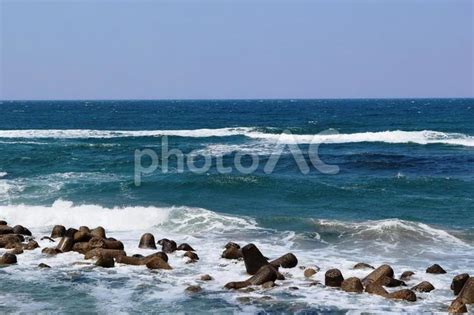 海岸の波消しブロック No 22427683｜写真素材なら「写真ac」無料（フリー）ダウンロードok