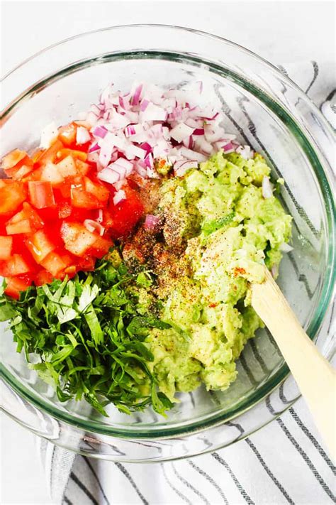 Easy Homemade Guacamole Recipe Lexi S Clean Kitchen