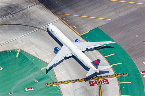 Delta Air Lines Begins Operating Largest Ever Transatlantic Network