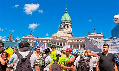 Masiva Movilizaci N De Organizaciones Sindicales Y Sociales Al Congreso