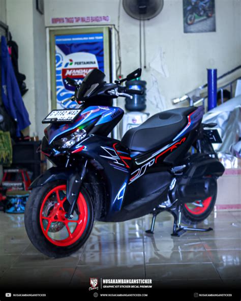 Desain Sticker Yamaha Aerox Connected Hitam Grafis Biru Fullbody