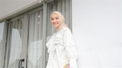 7 Ide Mix And Match Outfit Hijab Buat Kamu Penyuka Warna Putih