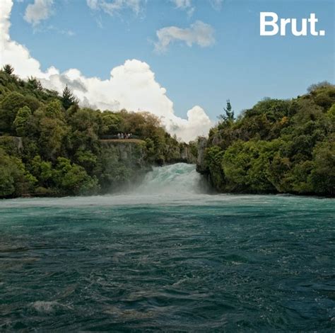 Pequeña pero poderosa La catarata Huka Brut