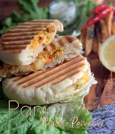 Panini Au Poulet Fromage Et Poivrons Grillés