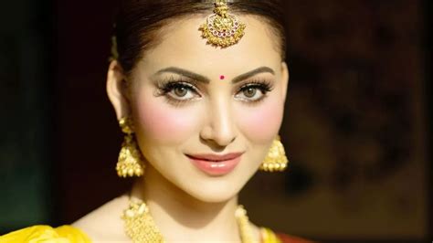 Urvashi Rautela चार बच्चों का पिता उर्वशी रौतेला को बनाना चाहता था