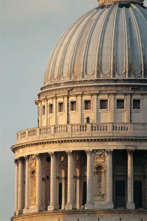 Dome Detail Close Up Of The Monumental Dome Of St Paul S Flickr