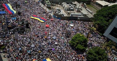 Protestos Violentos Tomam Conta De Caracas Folha Bv