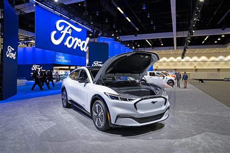 Ford Destaca En El Autoshow De Los Angeles Con Uno De Los Mejores Stand