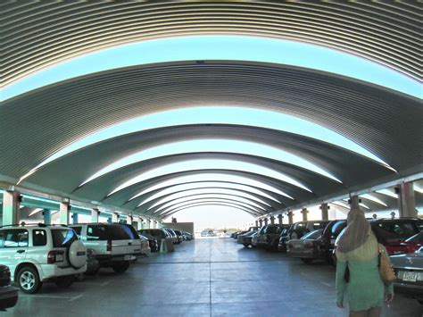 File:Kuwait International Airport - Parking.jpg - Wikimedia Commons