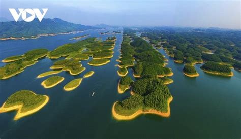 Thac Ba lake, a scenic spot in northwestern mountains