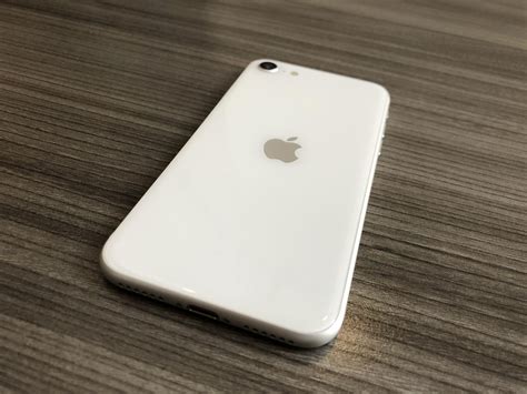 IPhone SE (2020) 128GB White (Excellent Grade) * Mobile Outlet