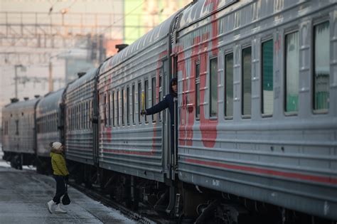 В Новосибирске задержали два поезда из-за сообщения о подозрительных ...
