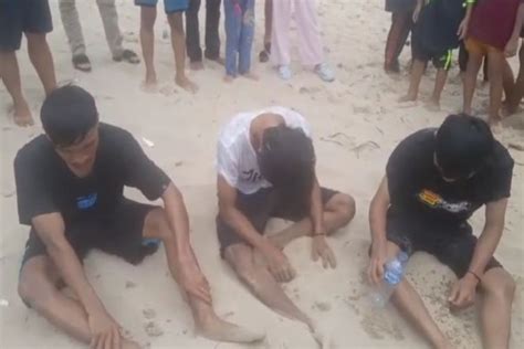 4 Wisatawan Asal Serang Terseret Ombak Saat Renang Di Pantai Goa Langir