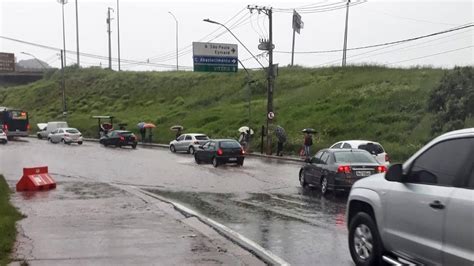 Chuva Em Bh Manh De Alagamentos Quedas De Rvores E Caos No