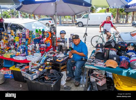 Sidewalk Vendor Macarthur Park Los Angeles California United States