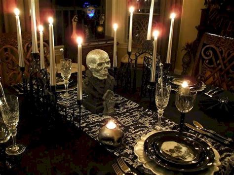 Halloween Table Settings For A Spooky Home In 2020 Halloween Tablescape Halloween Table