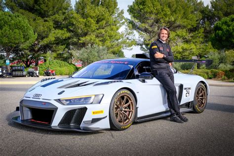 Audi übergibt R8 LMS GT2 an Stéphane Ratel gt place