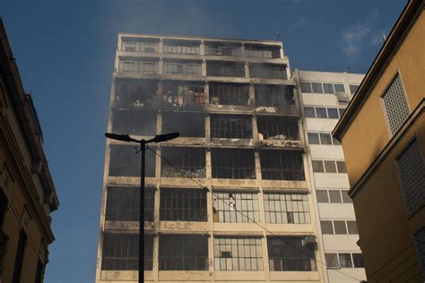 Pr Dio Que Pegou Fogo Em Sp Come A A Ser Demolido No S Bado