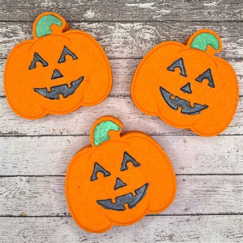 17 Spooky And Sweet Halloween Ts For Your Girlfriend