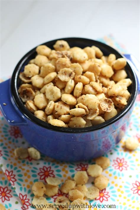 Seasoned Soup Crackers Served Up With Love