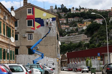 Rijeka Murala Grafiteri U Rijeci Oslikavaju Stare Zgrade U Sklopu