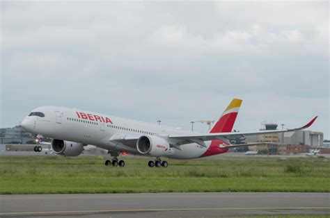 Vuelo De Pruebas Del Primer Airbus A De Iberia Puente De Mando