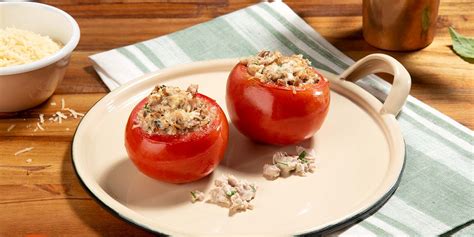 Tomates rellenos de quesos y hojas Recetas Nestlé