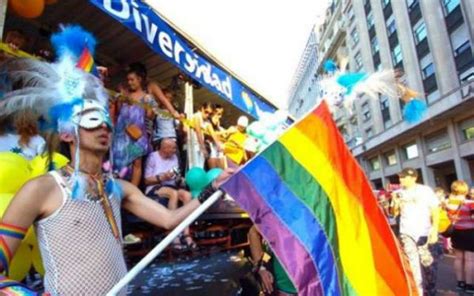 Ser gay o LGTBI sumará puntos para ser funcionario