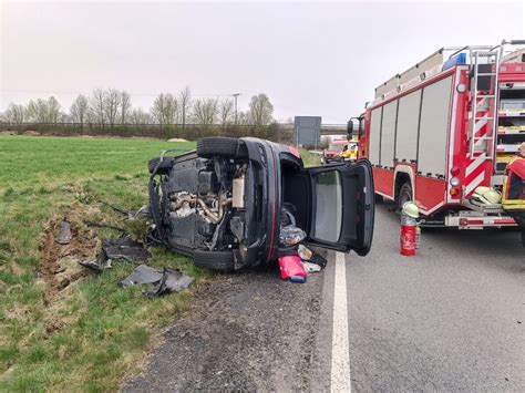 Vier Personen Bei Autounfall Verletzt Rettungshubschrauber Im Einsatz