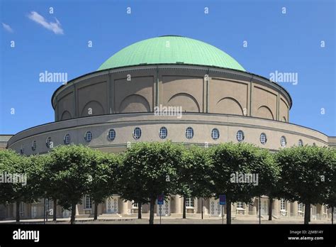 Hanover City Hall Germany Stock Photo Alamy