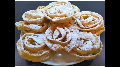 Beignets Croustillants En Forme De Fleurs Prajitei Crocanti Crispy