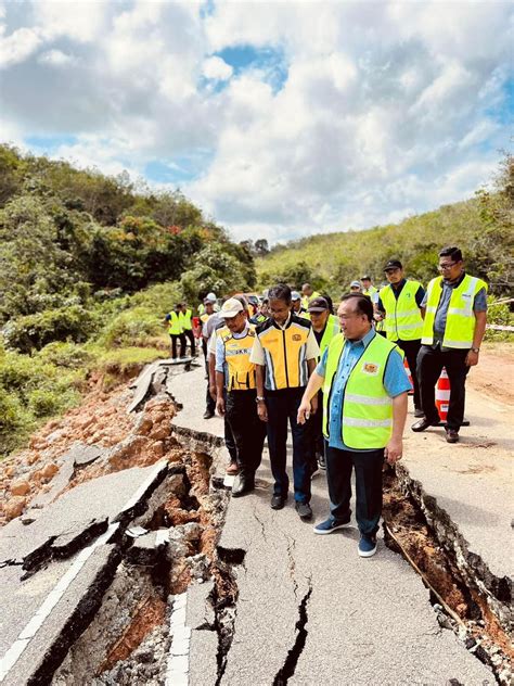 Bernama On Twitter Berita Kawasan Tanah Runtuh Di Jalan Felda Kepis