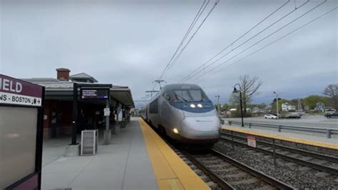 Footage captures fastest train in America fly past station at top speed ...