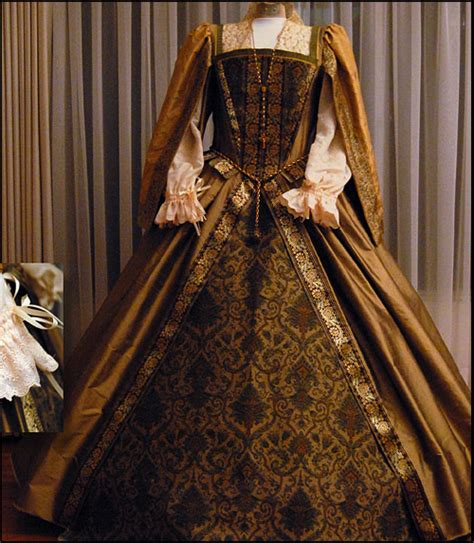 The 25+ best Tudor dress ideas on Pinterest | Tudor fashion, Tudor ...