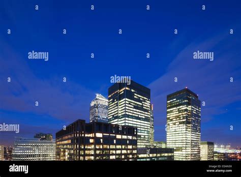 Canary Wharf At Dusk London England Stock Photo Alamy