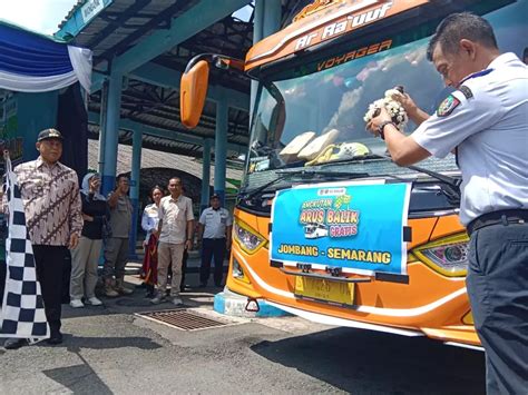 Dinas Perhubungan Berangkatkan Ratusan Penumpang Arus Balik Lebaran