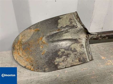 Spade Shovel - Qty 1 - Michener Allen Auctioneering Ltd