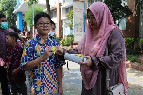 Peringati Hari Gizi Nasional Siswa Berlian School Konsumsi Susu Dan