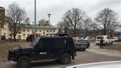 Schiesserei an Schule bei Helsinki mutmasslicher Täter 12 gefasst