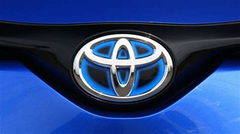 Fakta Warna Biru di Logo Mobil Hybrid Toyota