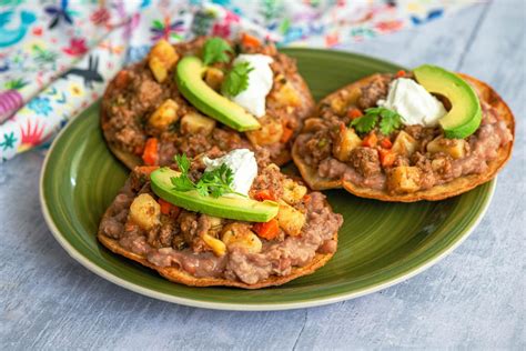 Picadillo Tostadas