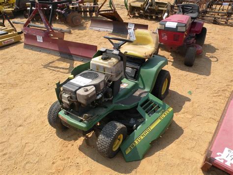 John Deere Stx38 Riding Mower J M Wood Auction Company Inc