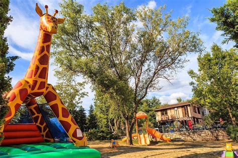 Camping du Chêne Vert in Castelnau de Montmiral Frankreich 2024