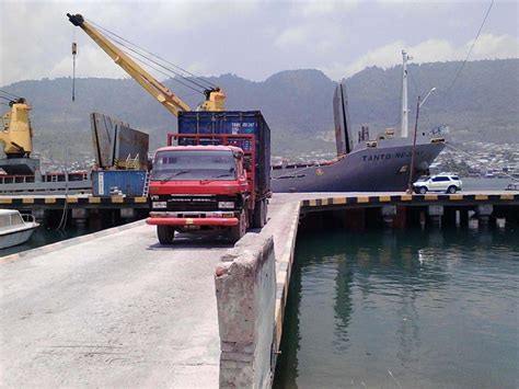 Inspeksi Dermaga Pelabuhan Luwuk PT Hesa Laras Cemerlang