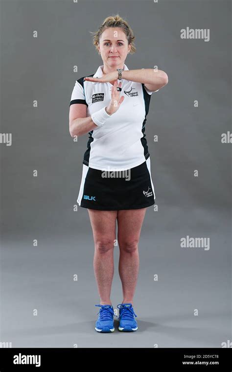 Umpire Ann Marie Atkins Signalling Hold Time Stock Photo Alamy