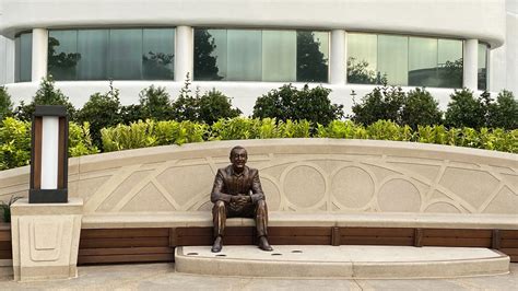 EPCOT Unveils Walt Disney Statue World Celebration Gardens