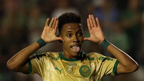 Palmeiras Estêvão supera Neymar e quebra recorde no Campeonato Brasileiro