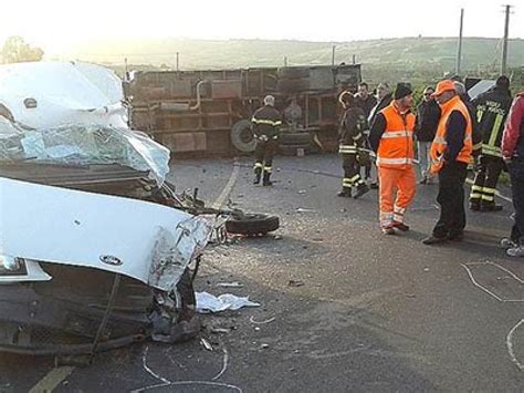 Incidente Stradale Tra Sciacca E Ribera Cinque Feriti Due In Modo